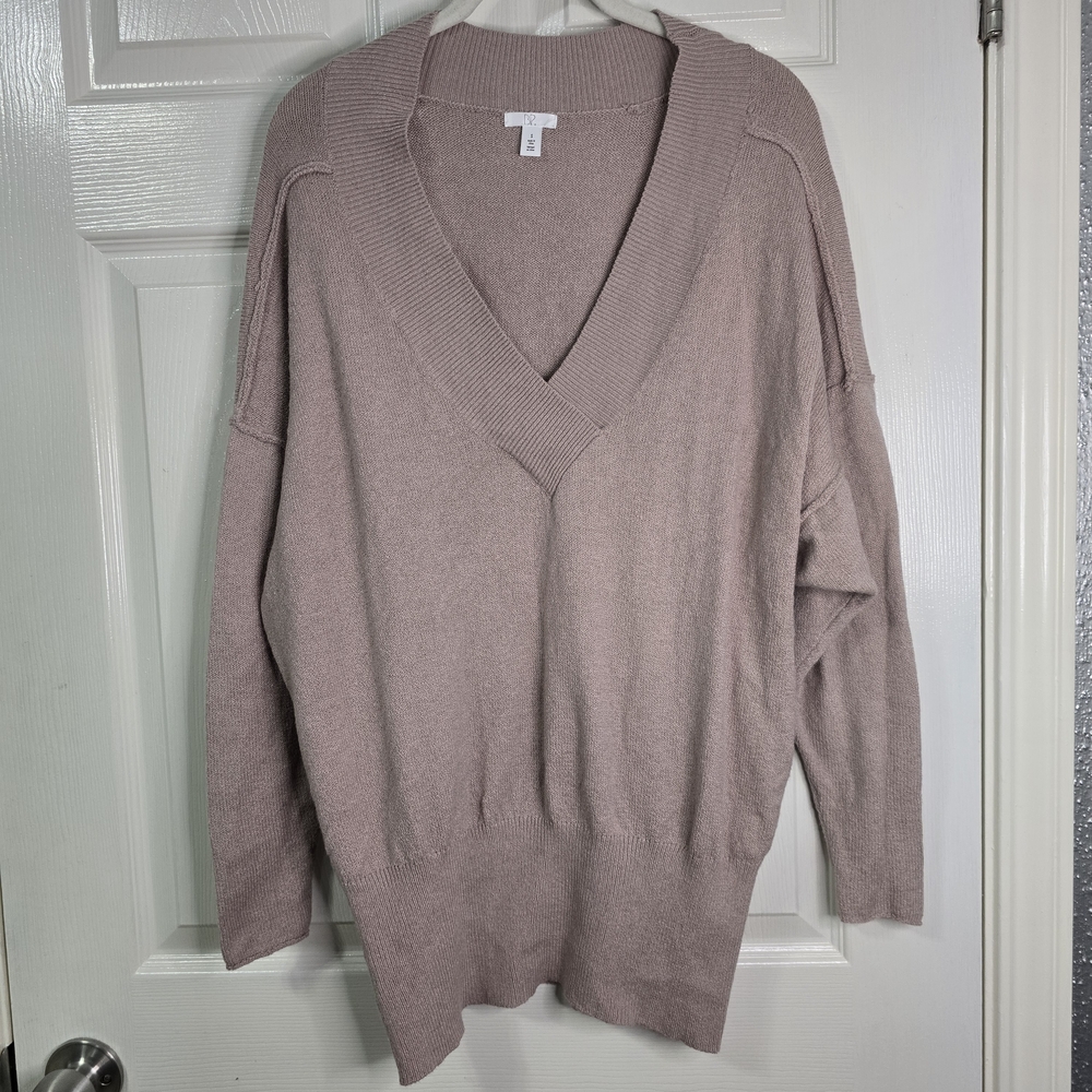 Women's V-Neck Sweater in Taupe